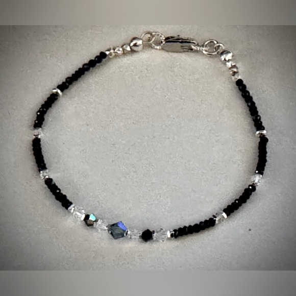 Swarovski Crystal, Micro Faceted Black Spinel Bracelet set in Sterling Silver - Picture 3 of 5